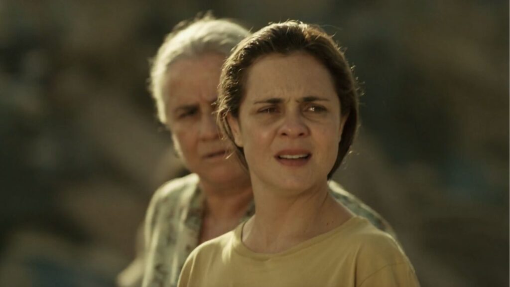 Como termina a novela Avenida Brasil? Saiba tudo que acontece no final Mãe Lucinda e Carminha no final de Avenida Brasil