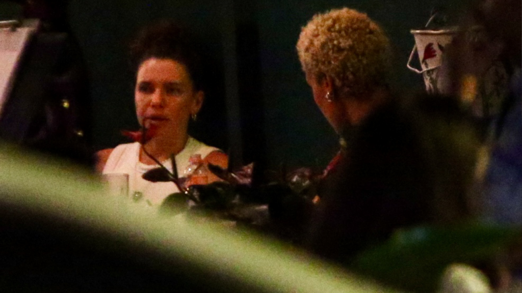 Voltaram? Bruna Linzmeyer é flagrada com ex-namorada no Rio de Janeiro