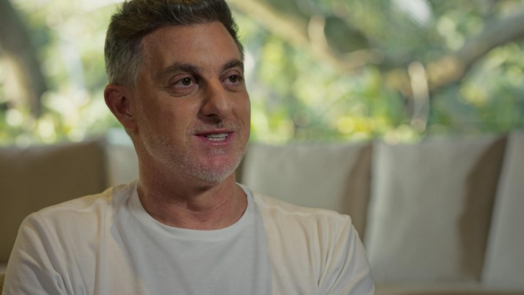 Qual a idade de Luciano Huck? Apresentador celebra 55 anos com festa para amigos e famosos